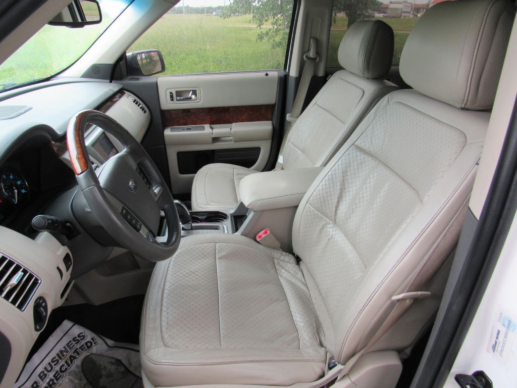 2011 Ford Flex Image 9