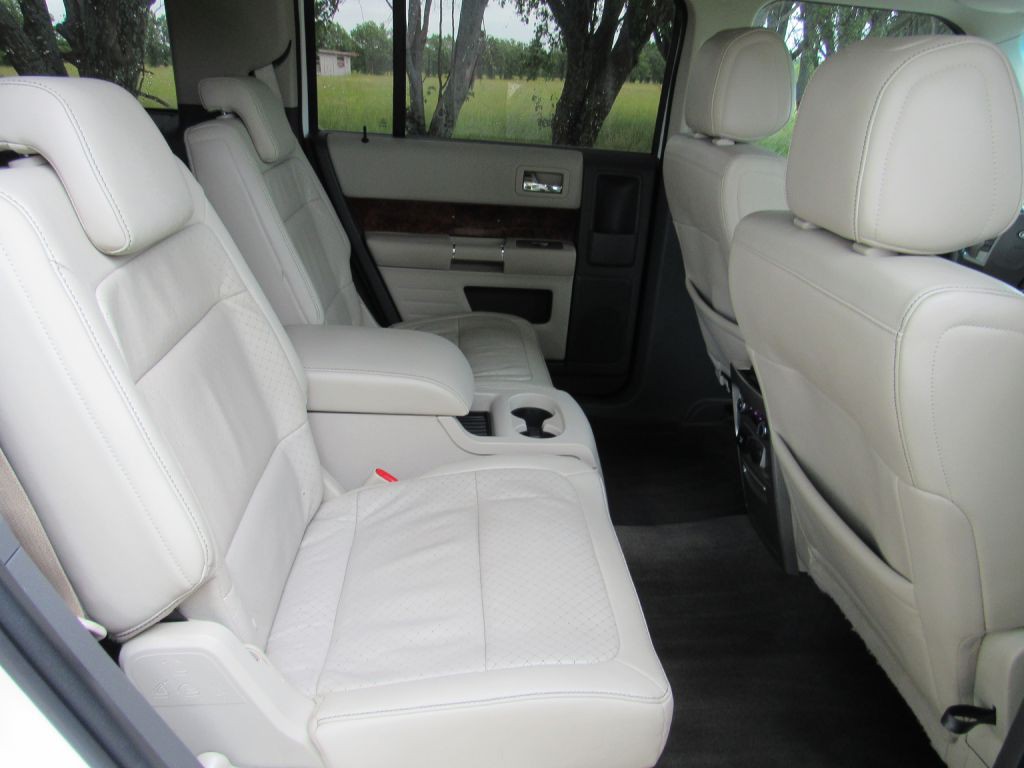 2011 Ford Flex Image 11