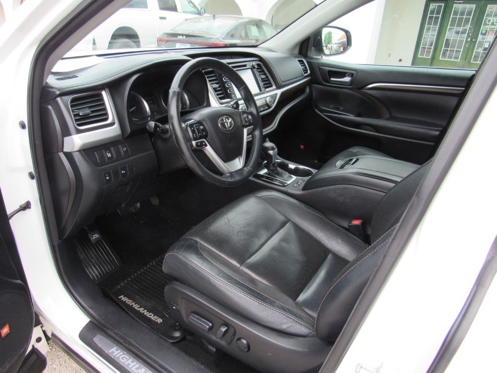 2016 Toyota Highlander Image 7