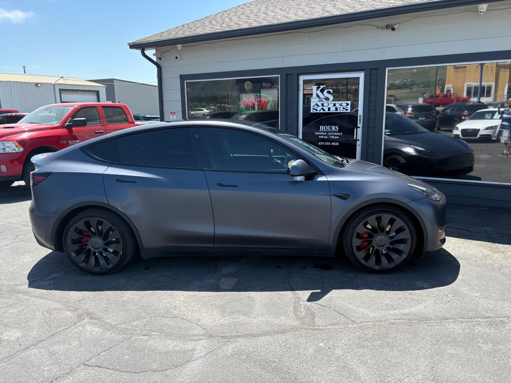 2022 Tesla Model Y Image 2