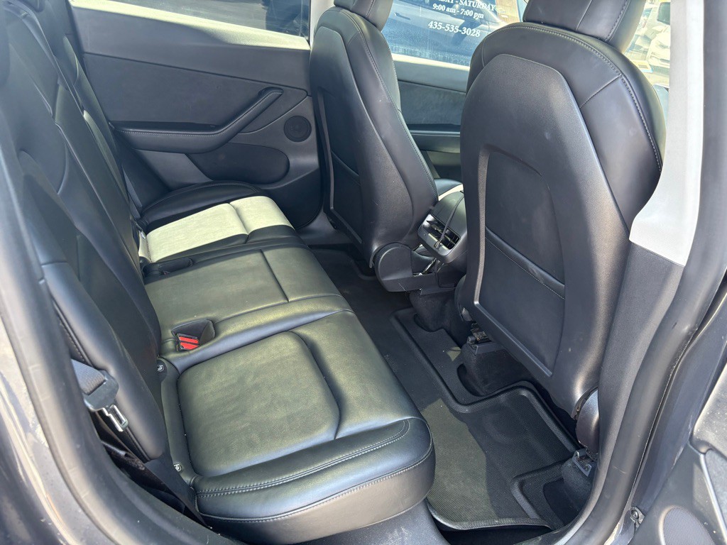 2022 Tesla Model Y Image 16