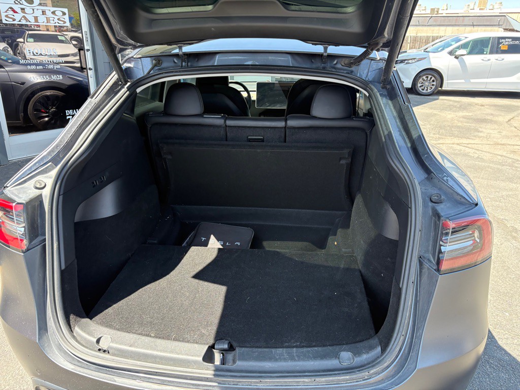 2022 Tesla Model Y Image 17