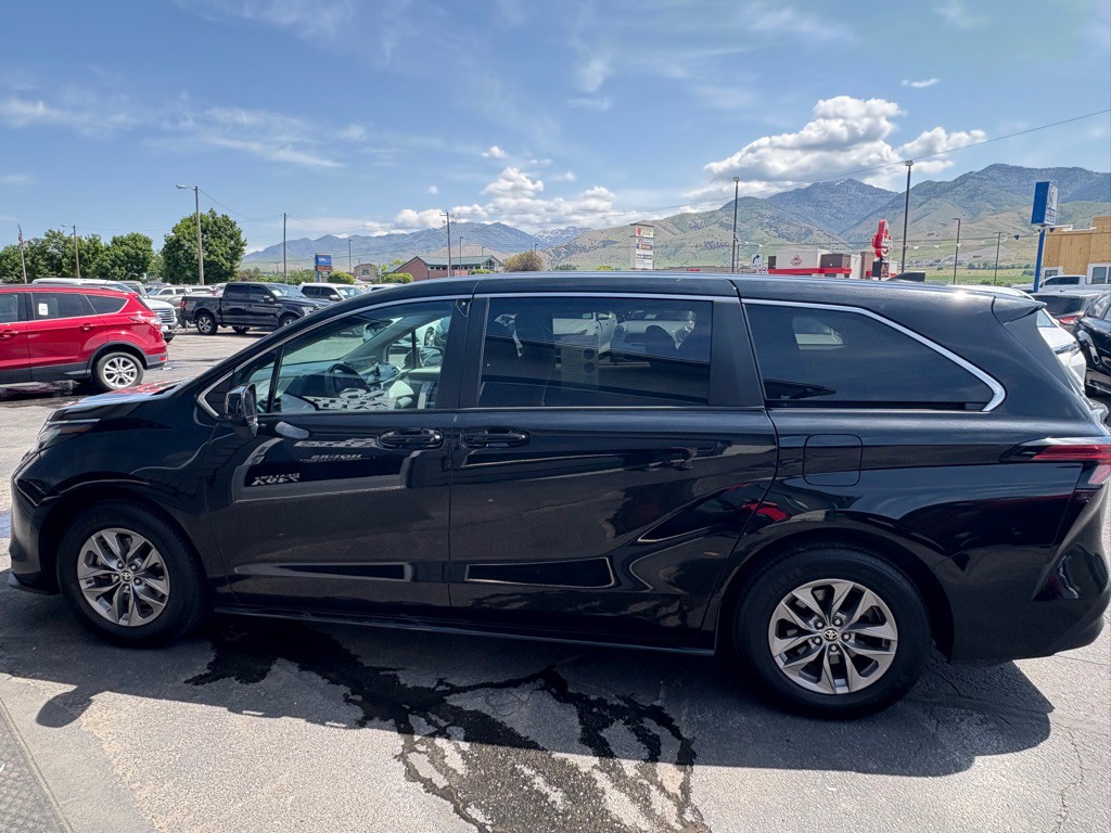 2021 Toyota Sienna Image 5