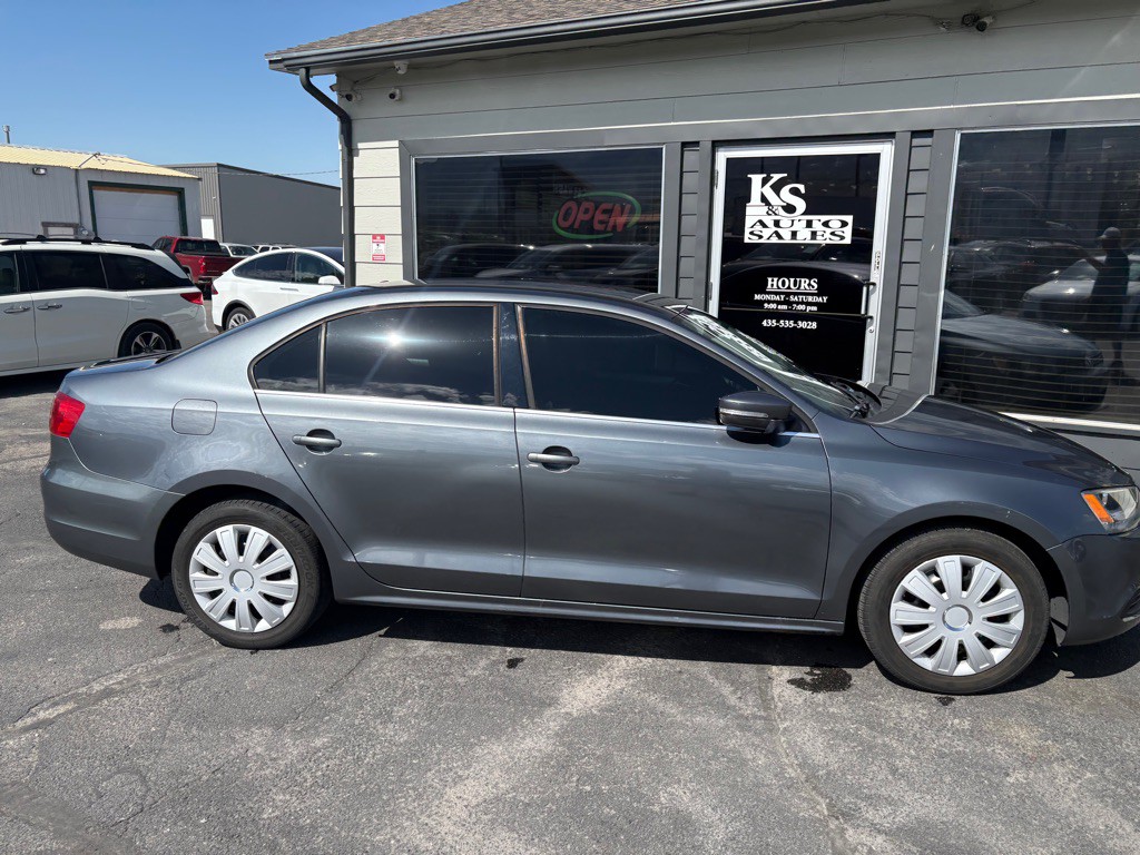 2013 Volkswagen Jetta Image 2