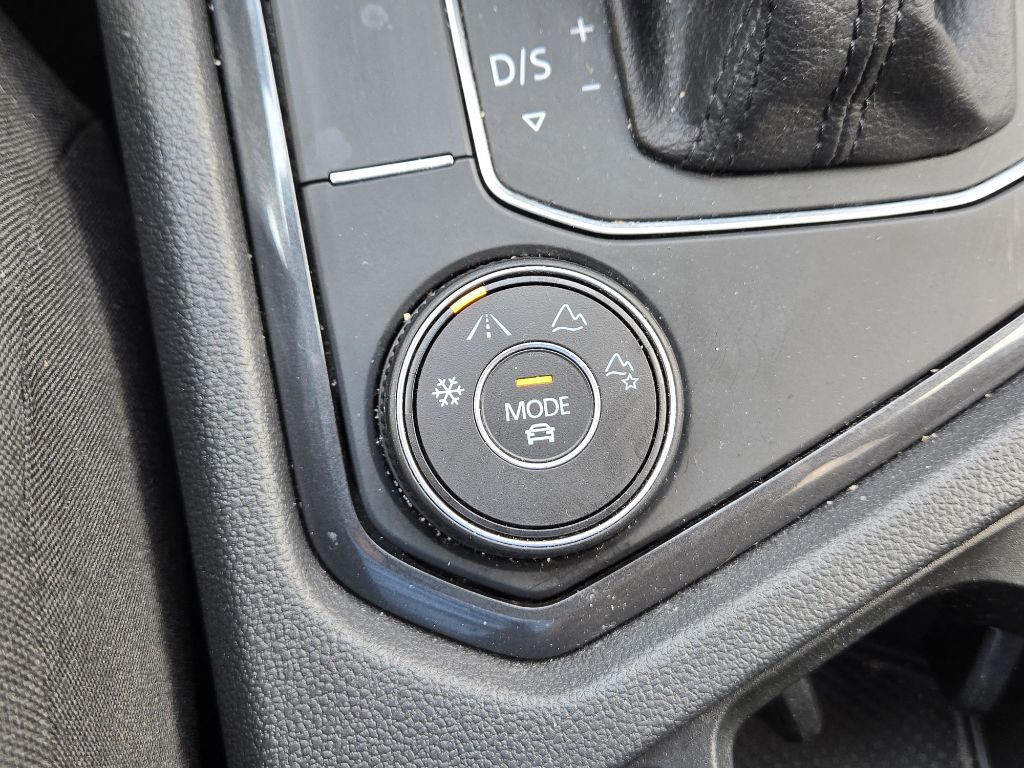 2021 Volkswagen Tiguan Image 16