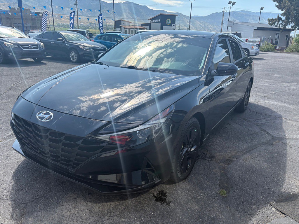 2022 Hyundai Elantra Image 5