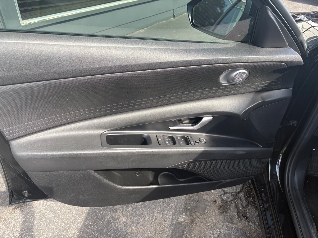 2022 Hyundai Elantra Image 7