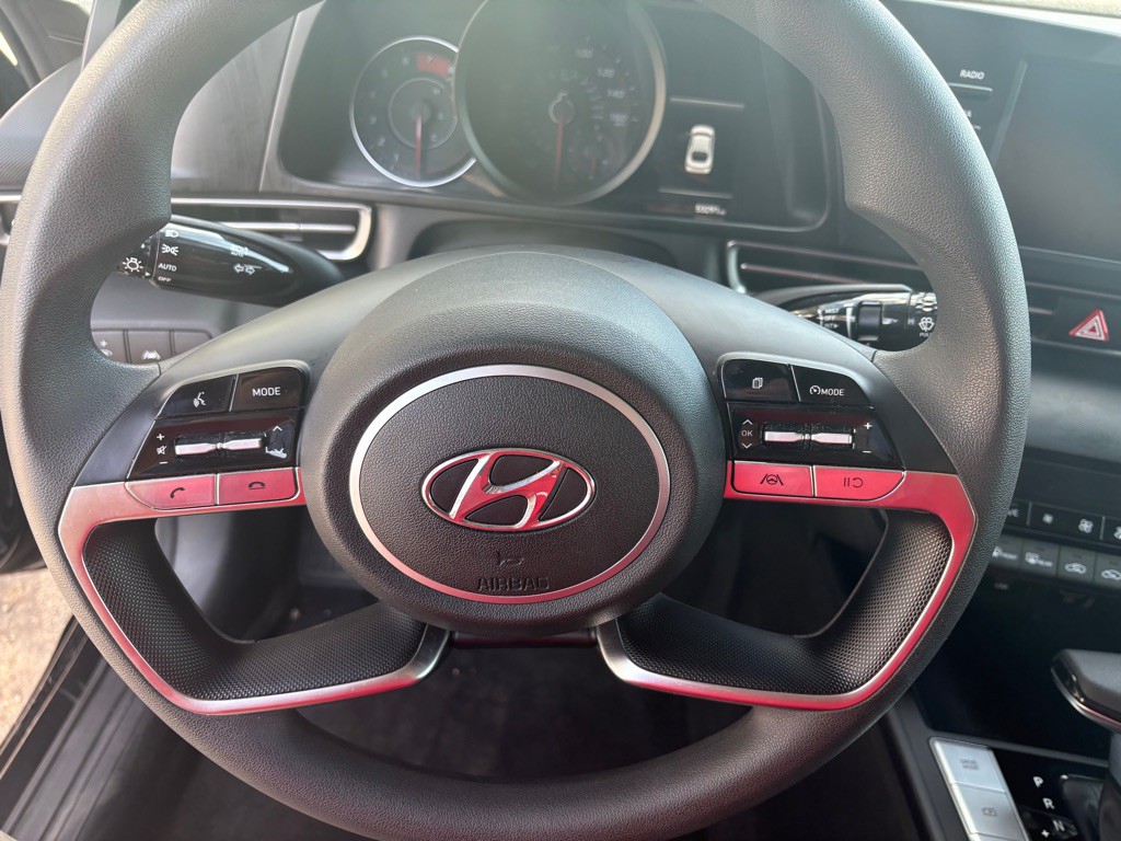 2022 Hyundai Elantra Image 9