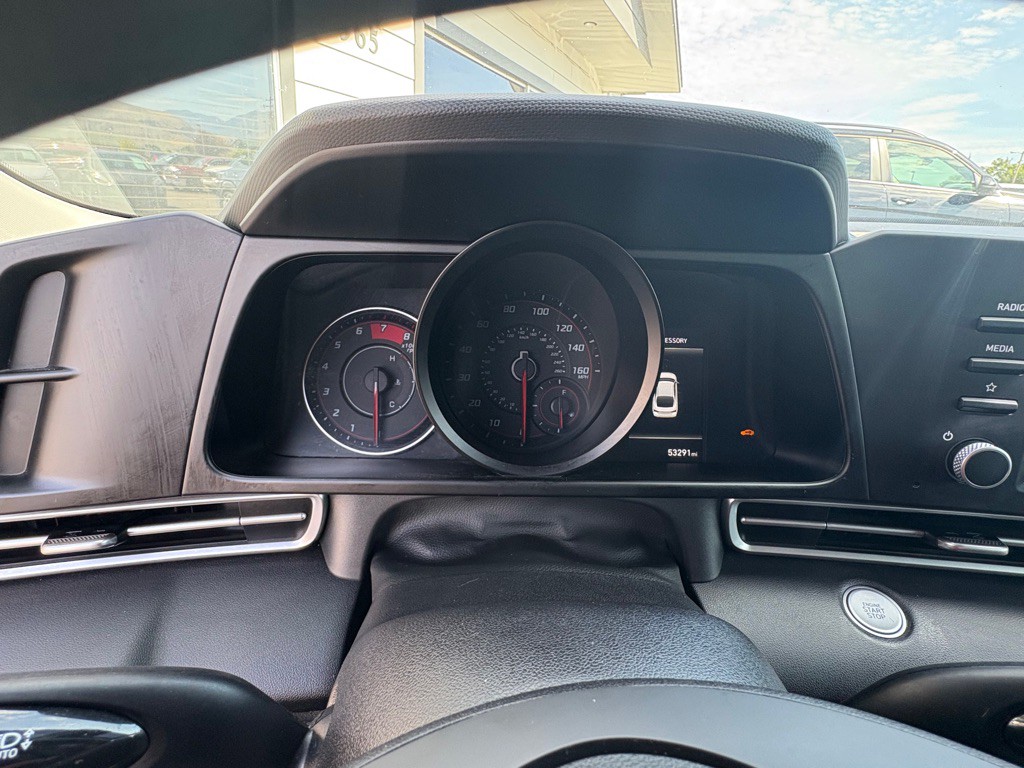 2022 Hyundai Elantra Image 10