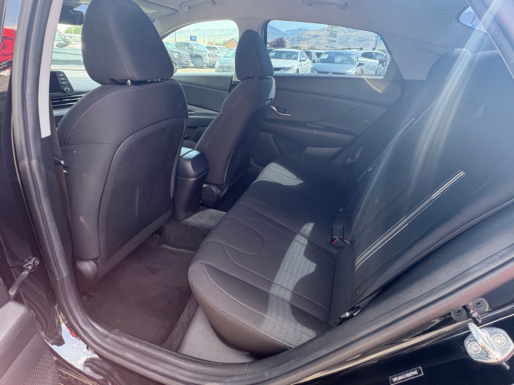 2022 Hyundai Elantra Image 14