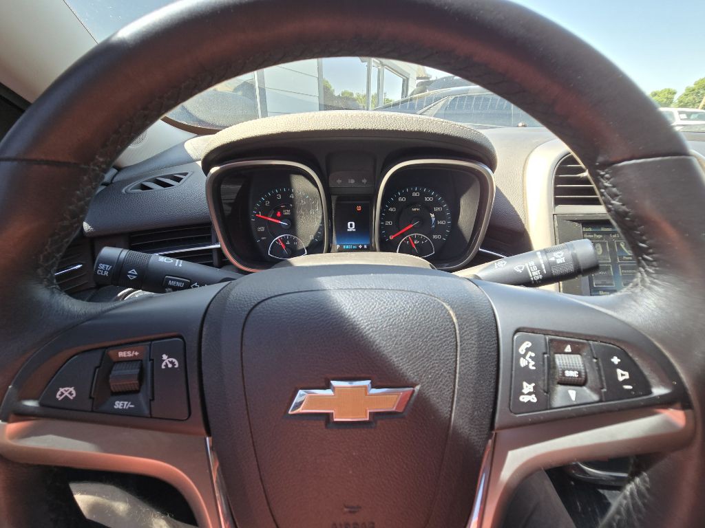 2016 Chevrolet Malibu Image 12
