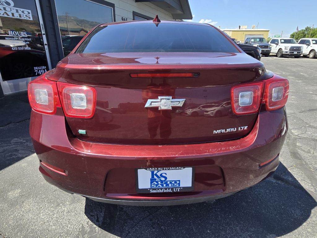 2016 Chevrolet Malibu Image 4