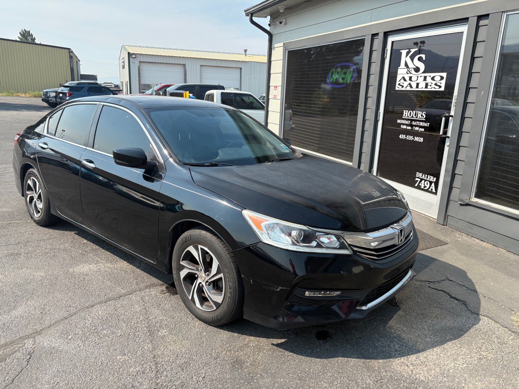 2017 Honda Accord Image 1