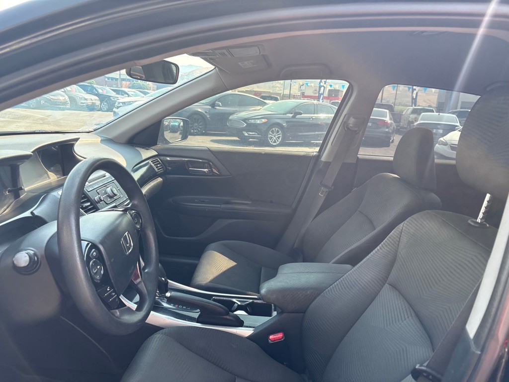 2017 Honda Accord Image 5