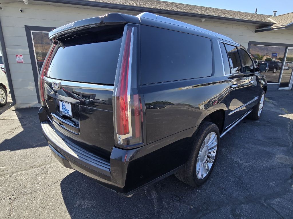 2019 Cadillac Escalade Image 3