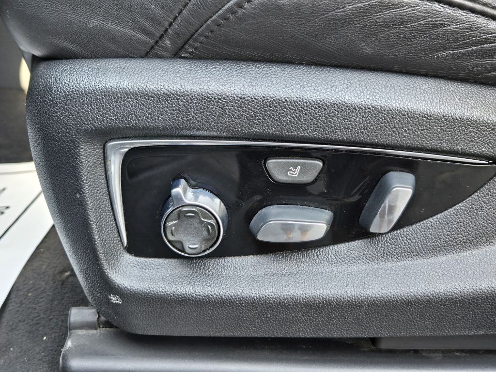 2019 Cadillac Escalade Image 13