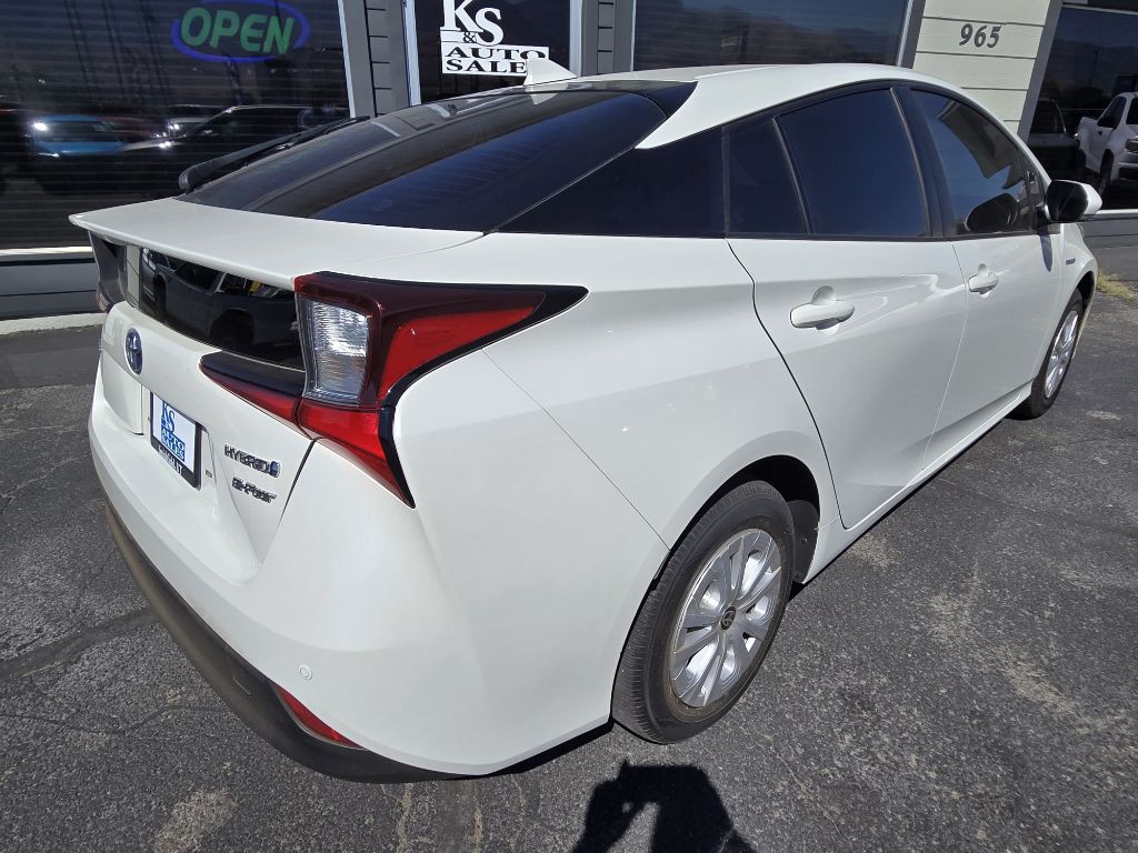 2020 Toyota Prius Image 3