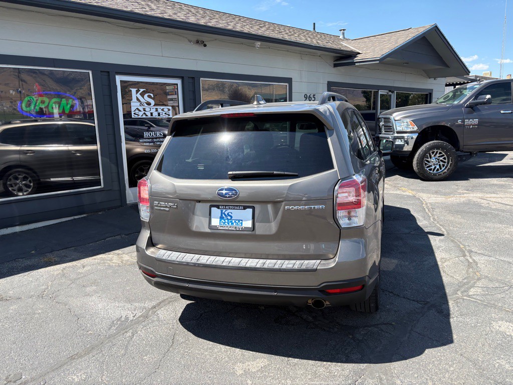 2018 Subaru Forester Image 4