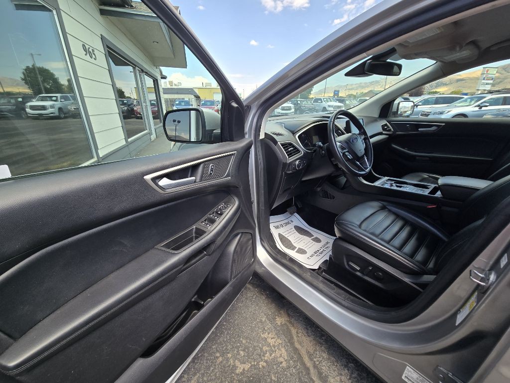 2021 Ford Edge Image 9