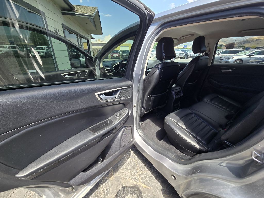 2021 Ford Edge Image 17