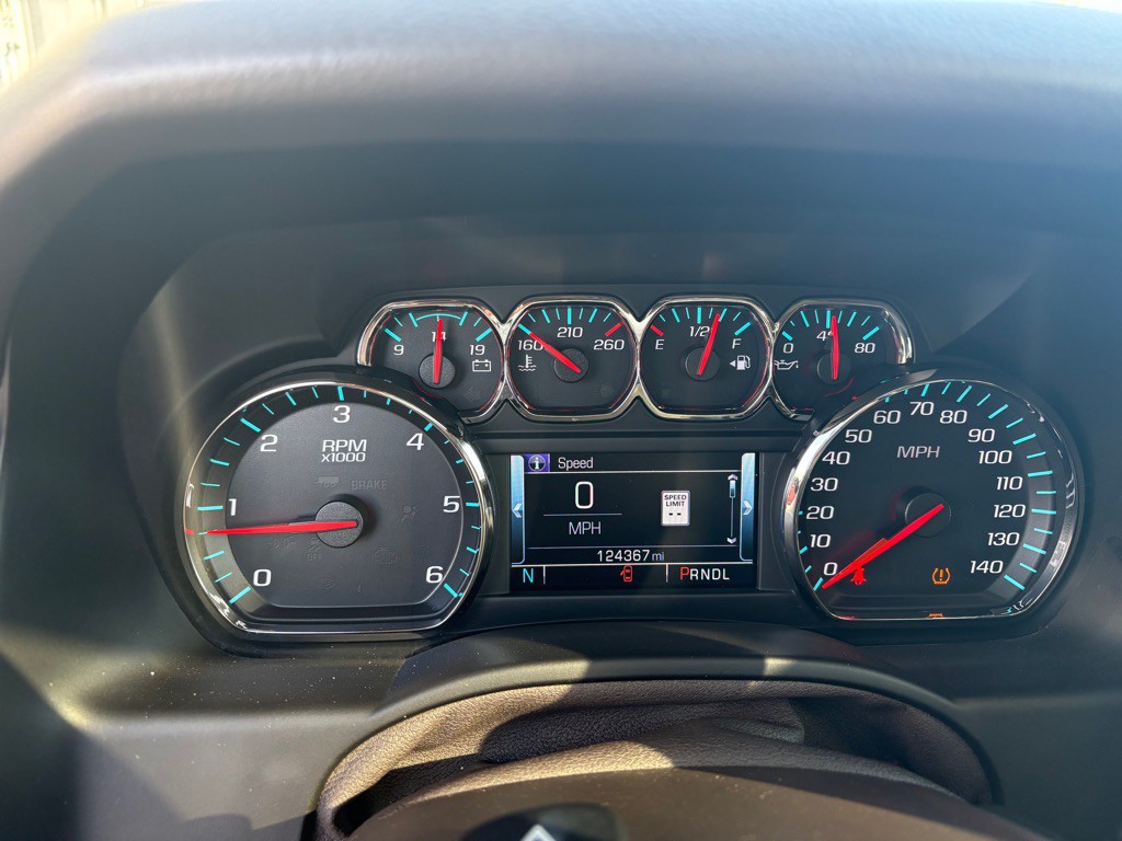 2017 Chevrolet Suburban Image 10