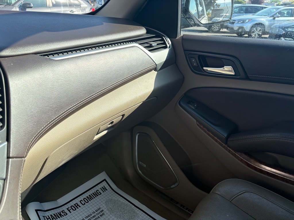 2017 Chevrolet Suburban Image 14