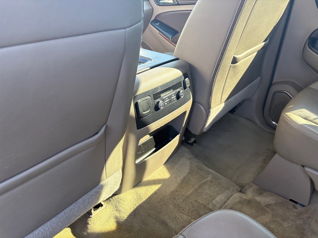 2017 Chevrolet Suburban Image 17