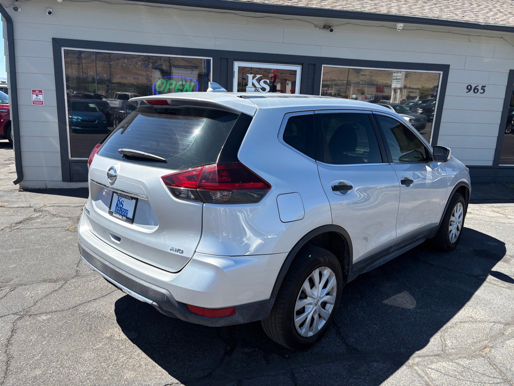 2020 Nissan Rogue Image 3