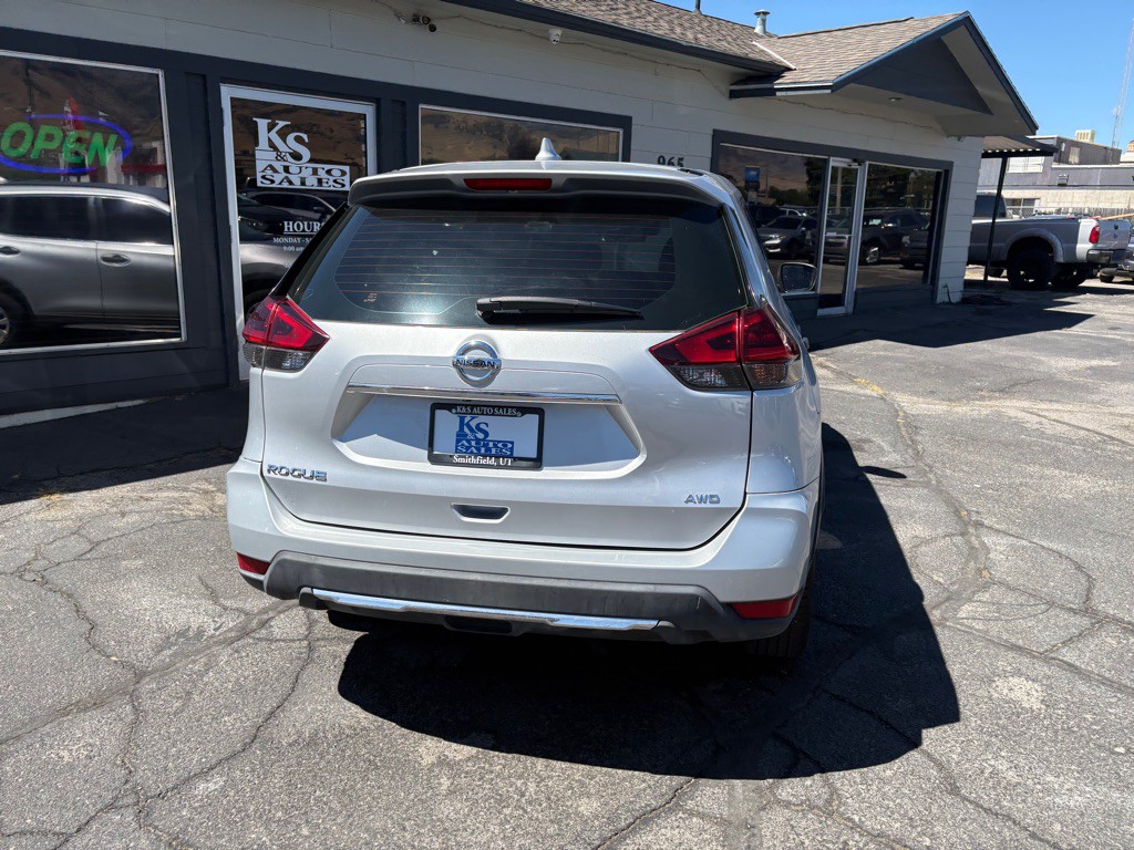 2020 Nissan Rogue Image 4