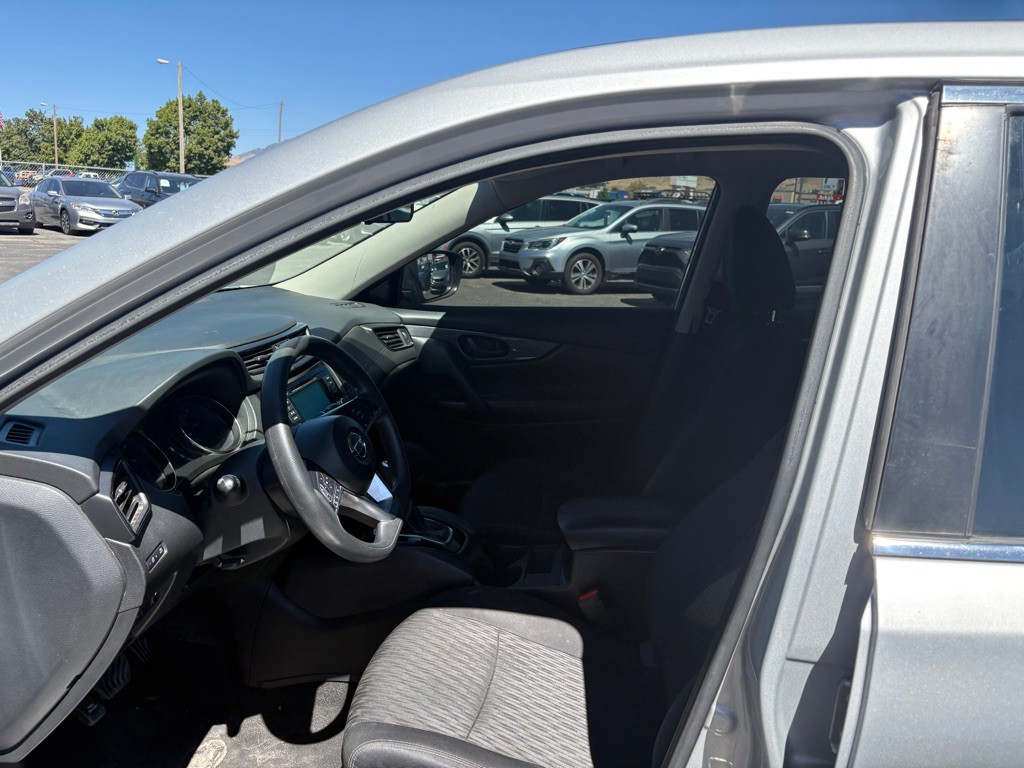 2020 Nissan Rogue Image 10