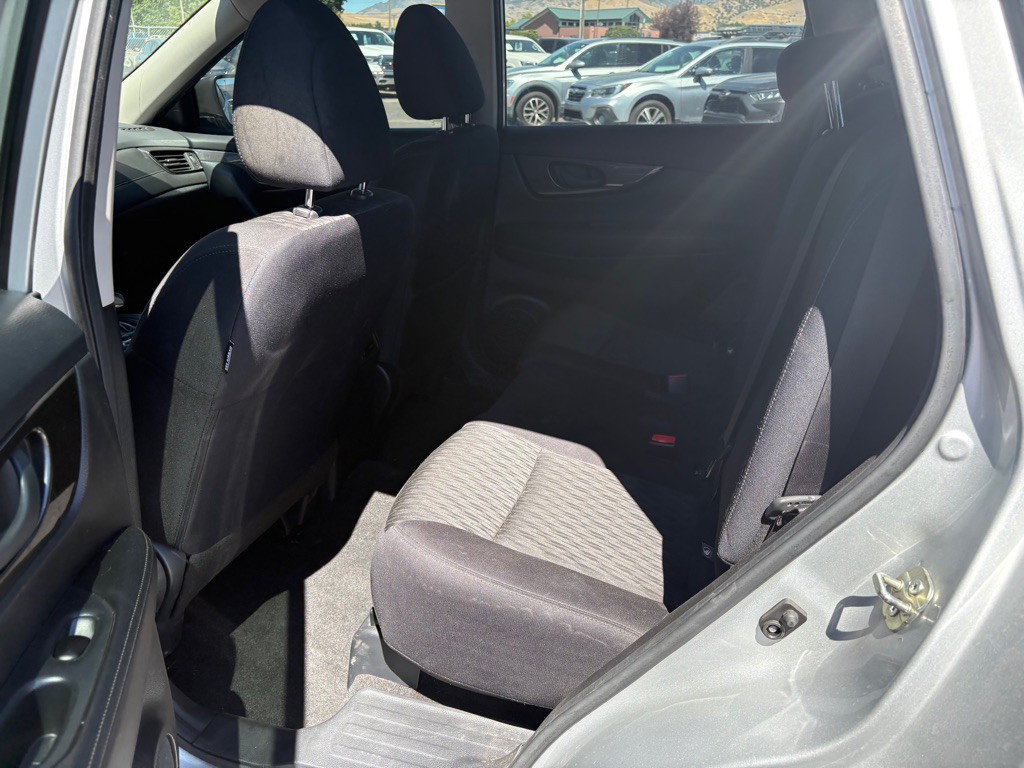 2020 Nissan Rogue Image 16