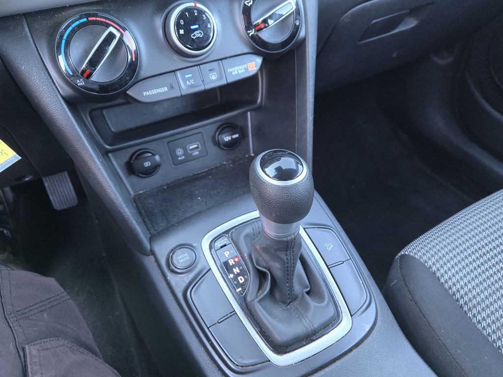 2021 Hyundai Kona Image 15