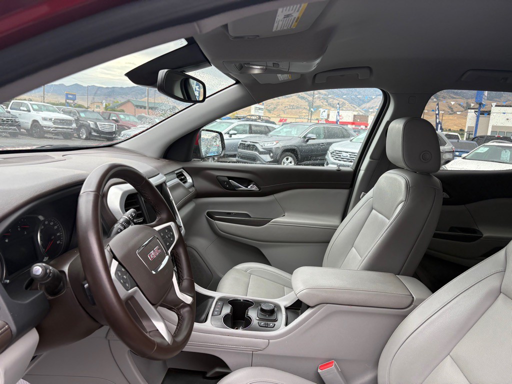 2023 GMC Acadia Image 10