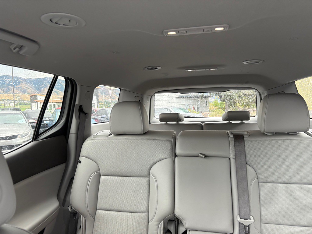 2023 GMC Acadia Image 17