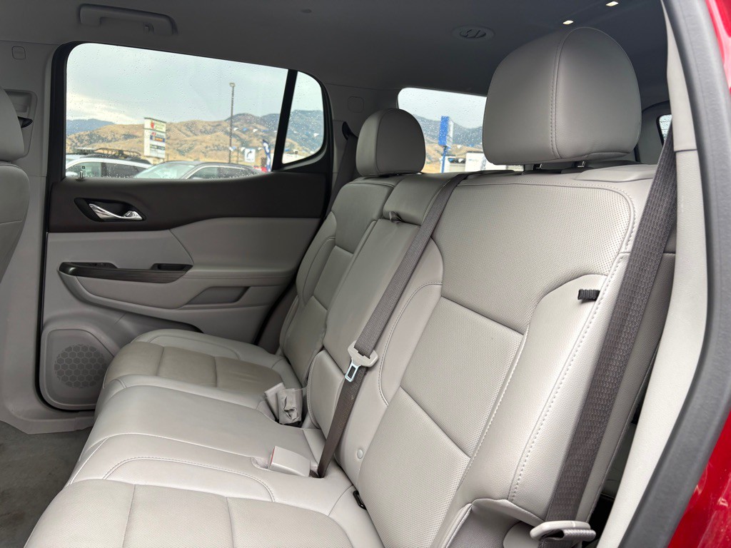 2023 GMC Acadia Image 18