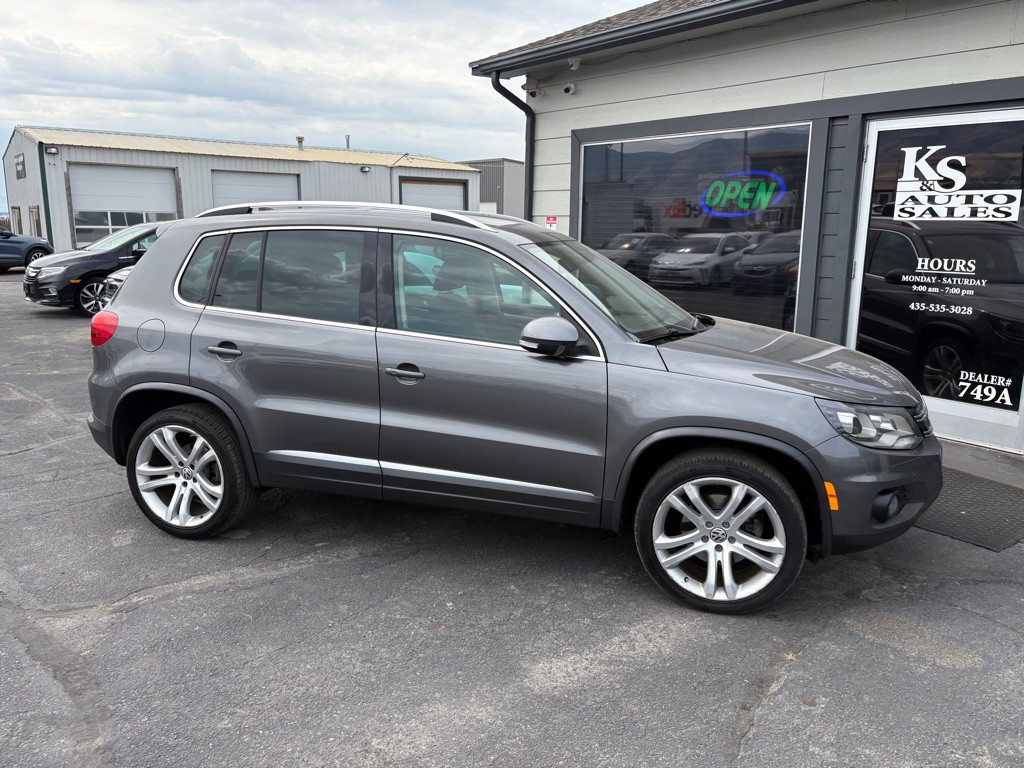 2013 Volkswagen Tiguan Image 2