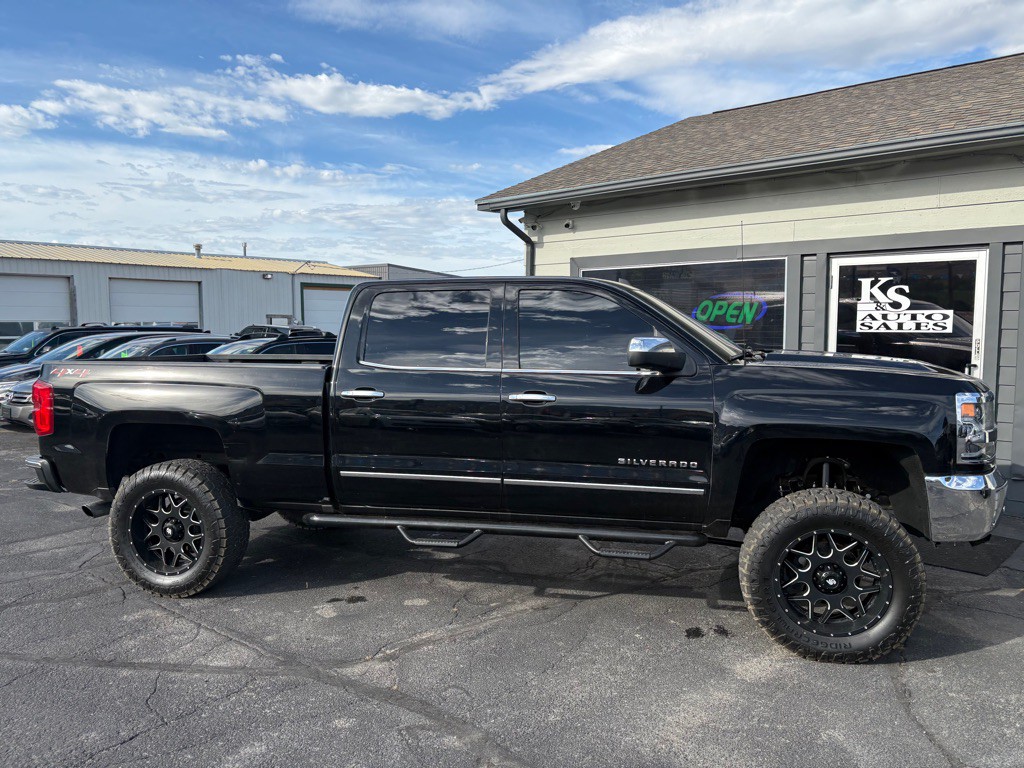 2018 Chevrolet Silverado 1500 Image 2