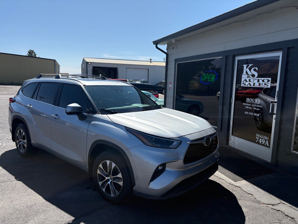 2023 Toyota Highlander Image 1