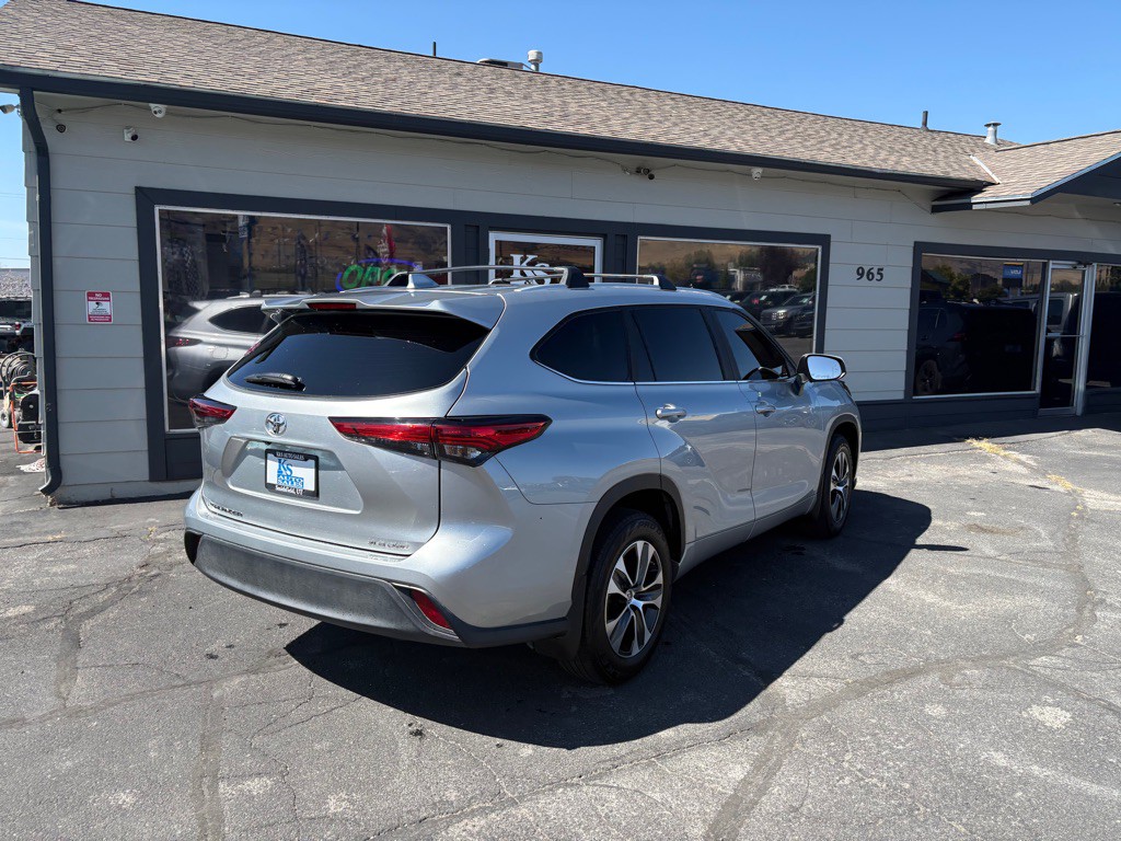 2023 Toyota Highlander Image 3