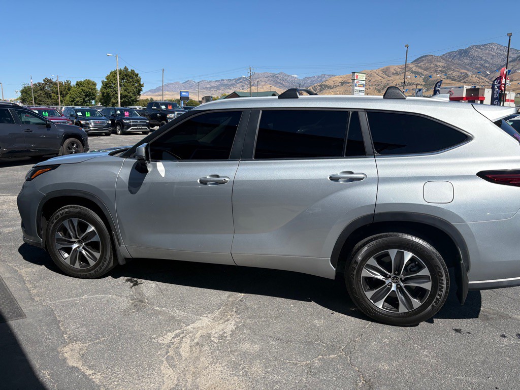 2023 Toyota Highlander Image 6