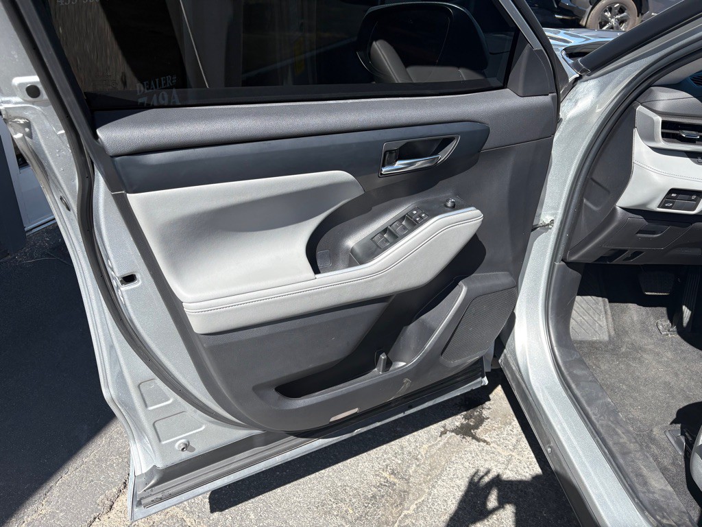 2023 Toyota Highlander Image 8