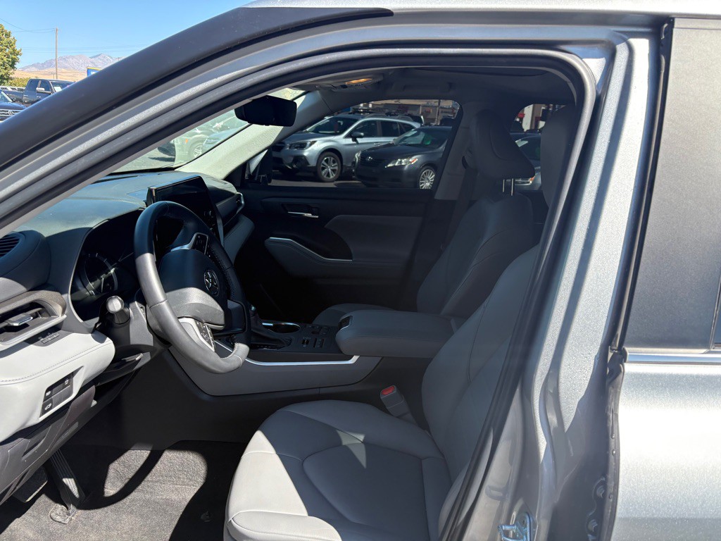 2023 Toyota Highlander Image 9