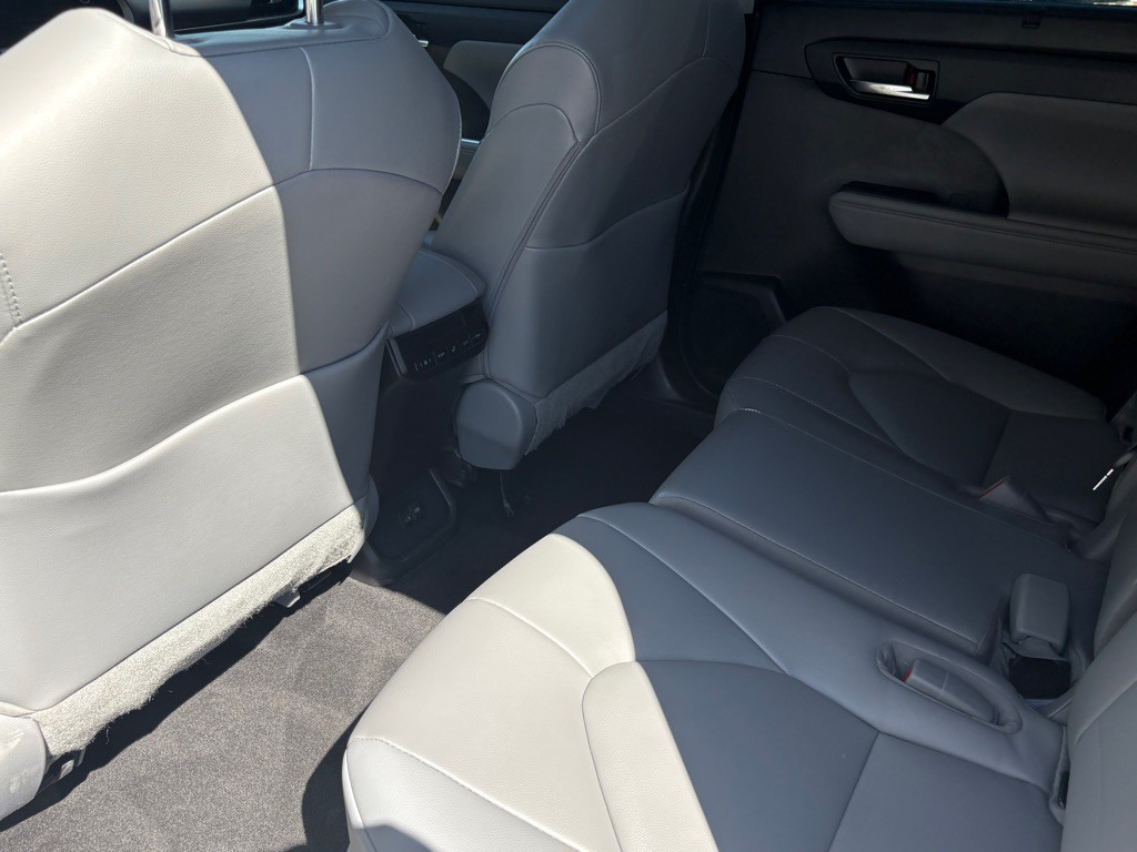 2023 Toyota Highlander Image 19