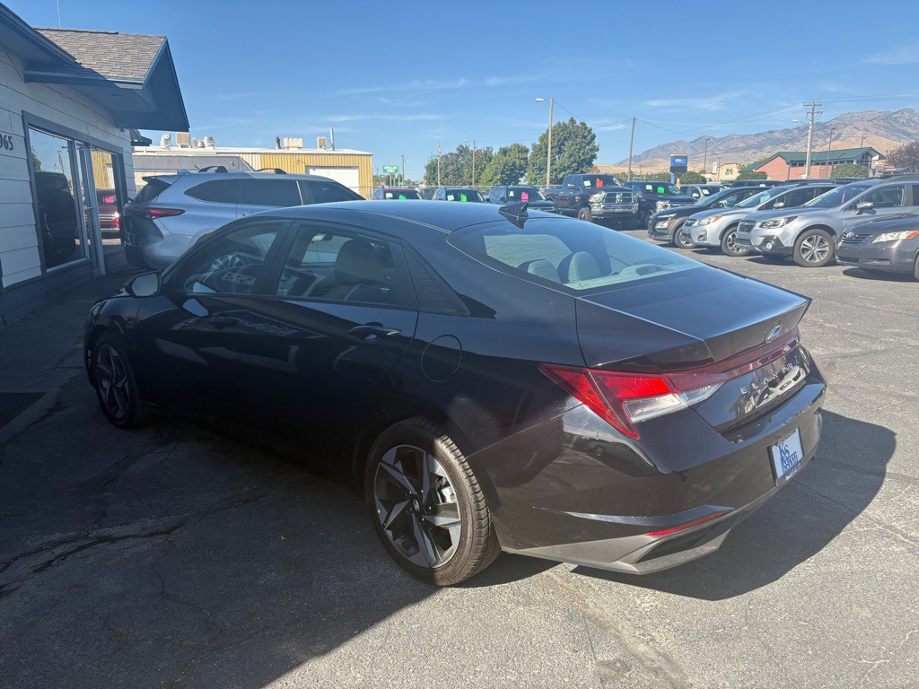 2023 Hyundai Elantra Image 5