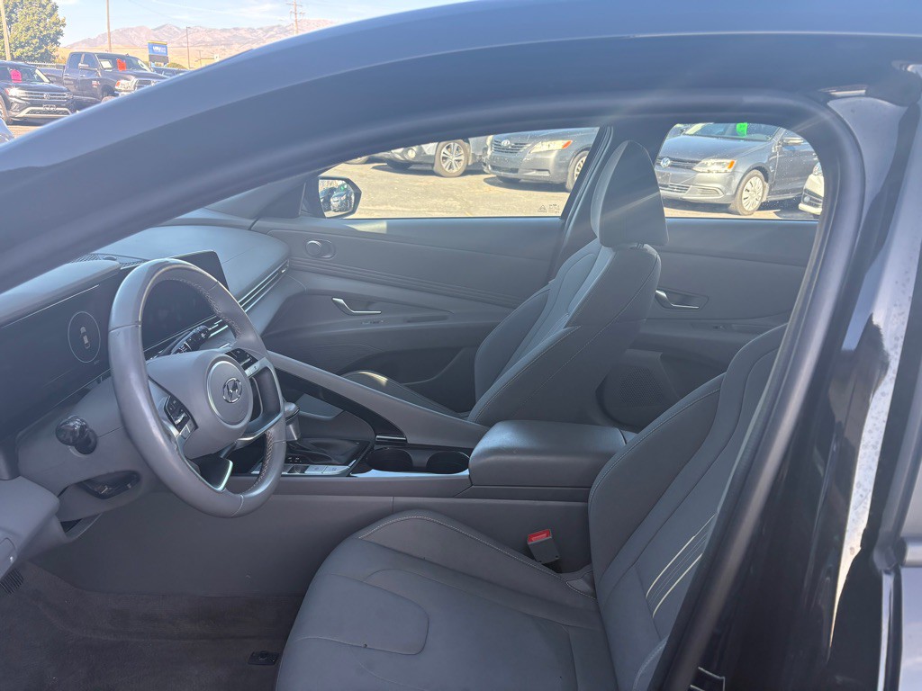 2023 Hyundai Elantra Image 9