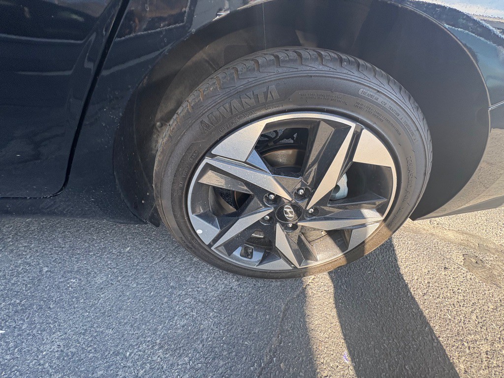 2023 Hyundai Elantra Image 17