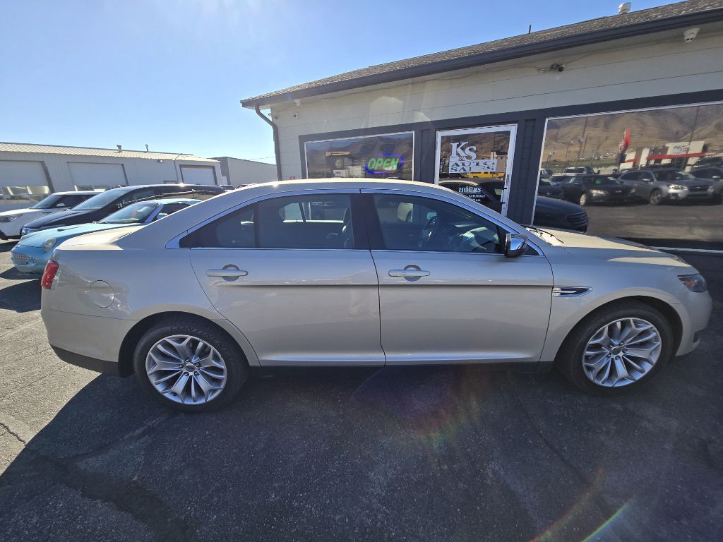 2018 Ford Taurus Image 2