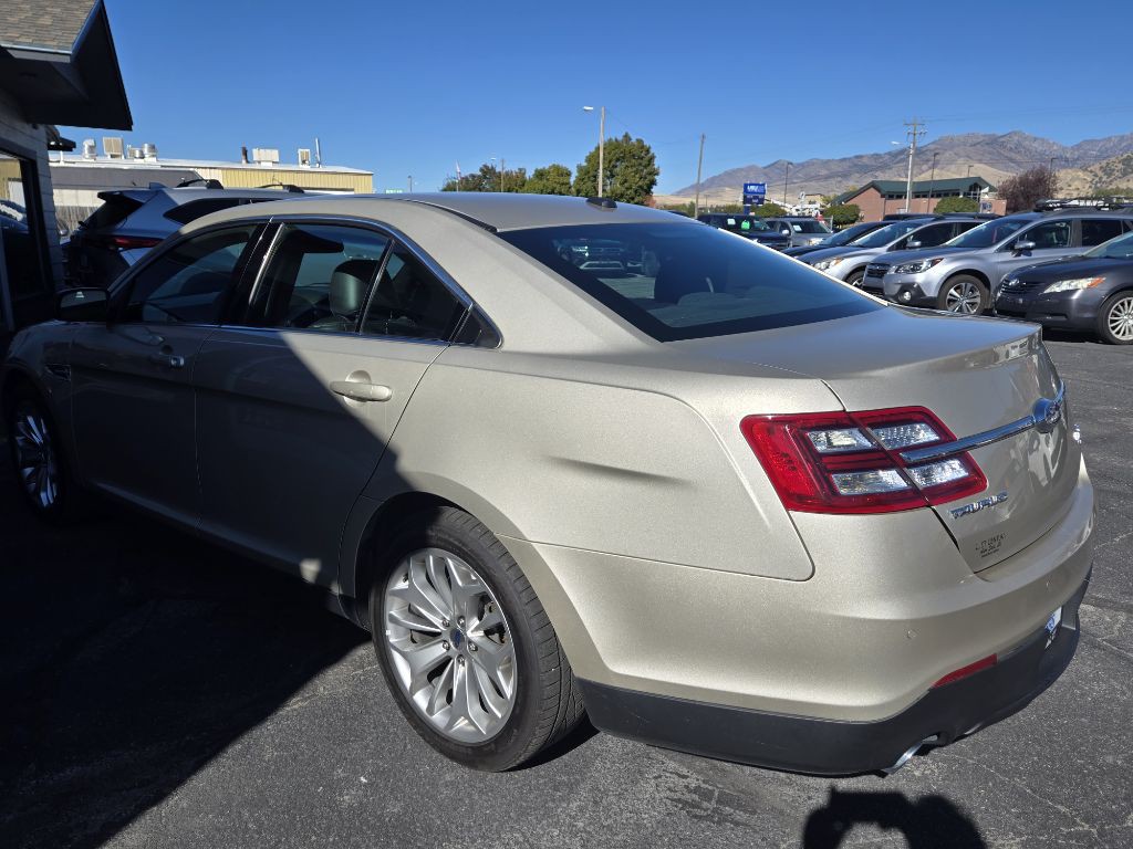 2018 Ford Taurus Image 5