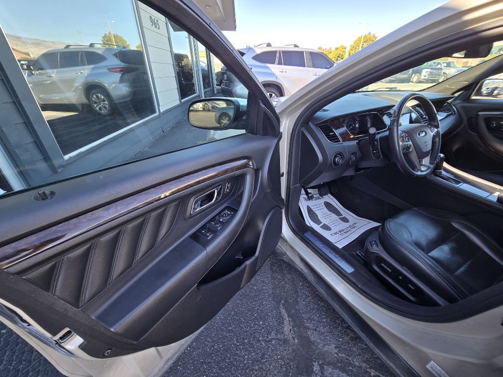 2018 Ford Taurus Image 9