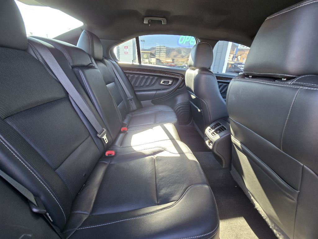 2018 Ford Taurus Image 24